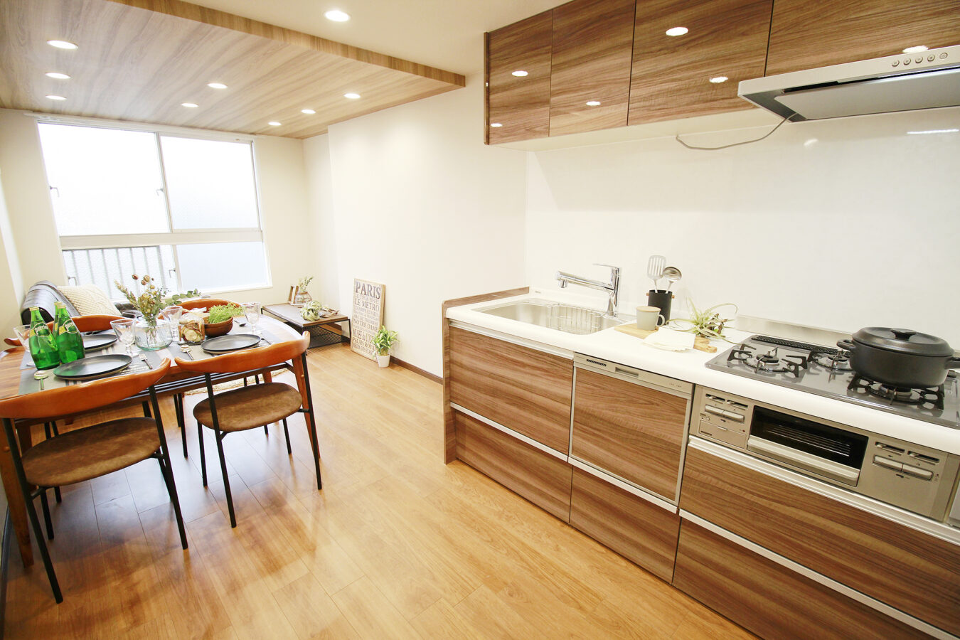 広々キッチンでお手伝いもしやすい