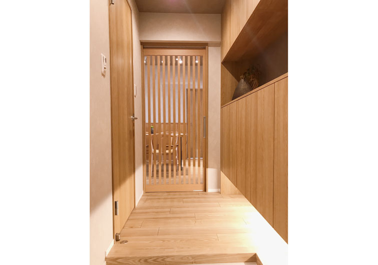 和のテイストを取り入れたエントランス